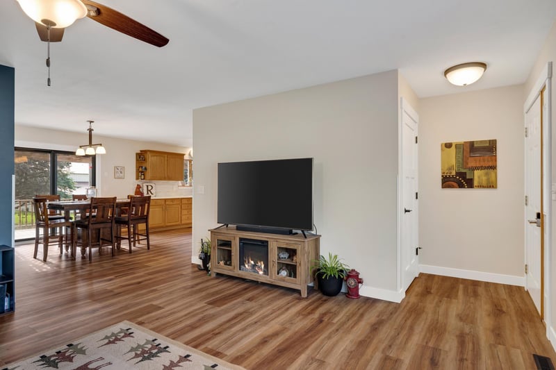 296 5th Ave NW, Spring Grove, MN 55974