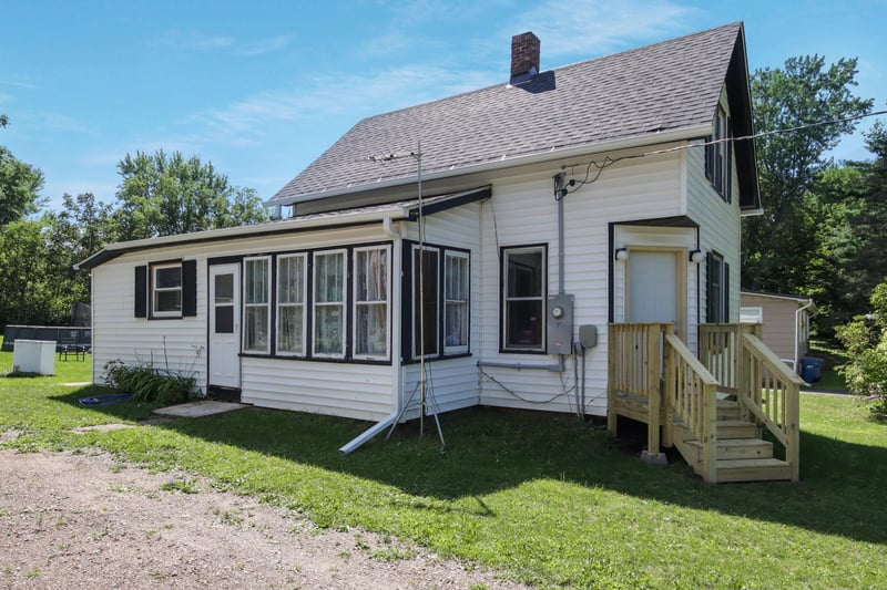 1427 7 1/2 Ave, Hillsdale, WI 54733