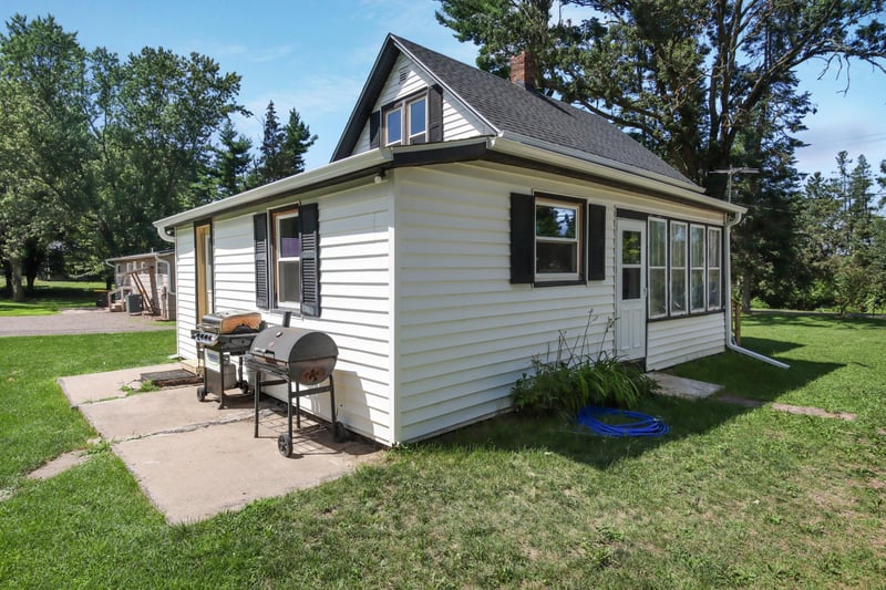1427 7 1/2 Ave, Hillsdale, WI 54733