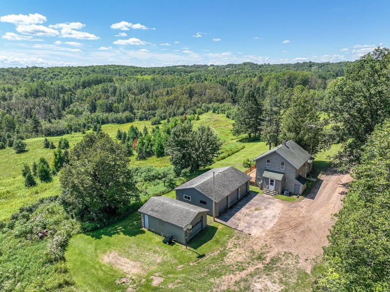898 Leimer Rd, Carlton, MN 55718