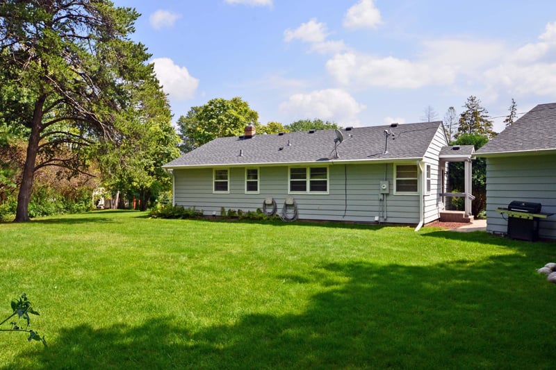2050 Crestview Dr, Chanhassen, MN 55331