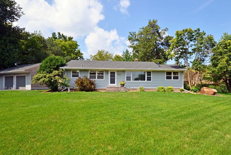 2050 Crestview Dr, Chanhassen, MN 55331
