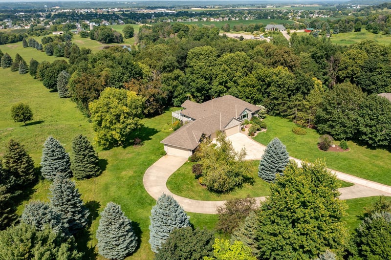 11520 Susan Ln, Belle Plaine, MN 56011