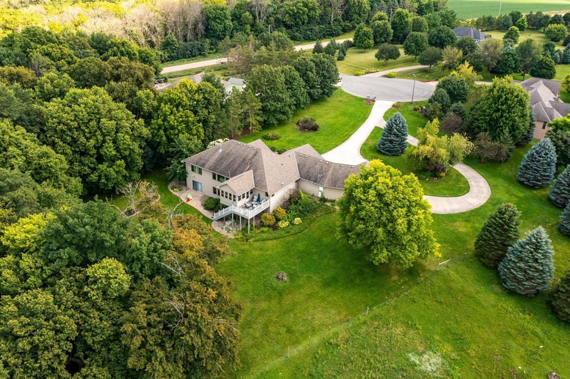 11520 Susan Ln, Belle Plaine, MN 56011