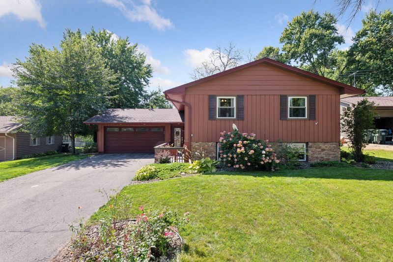 9816 Brookside Ave, Minneapolis, MN 55431