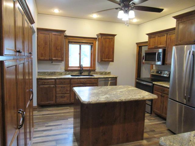 341 4th St, Walnut Grove, MN 56180