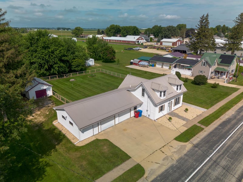 123 Center St S, Utica, MN 55979