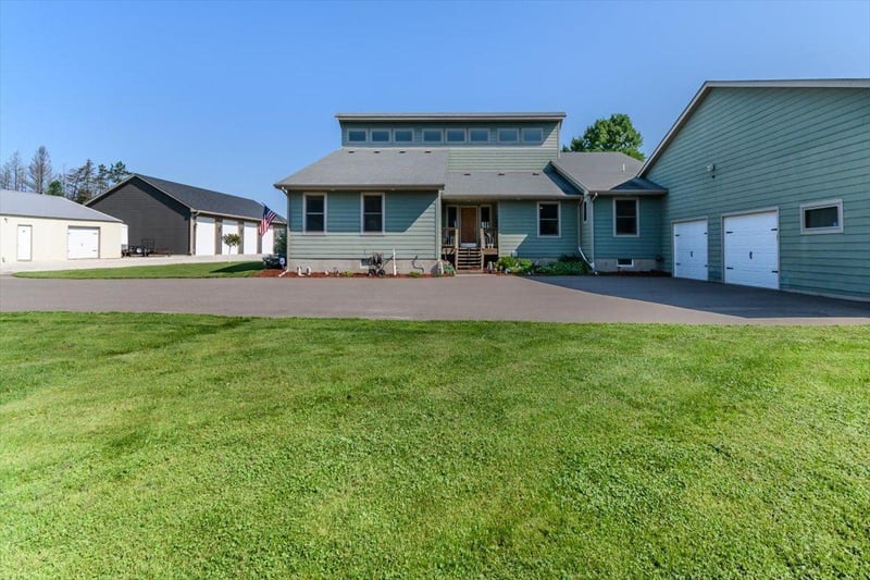 10488 210th St, Milaca, MN 56353