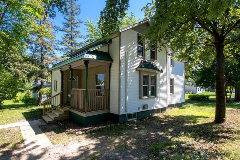 736 4th Ave SW, Hutchinson, MN 55350