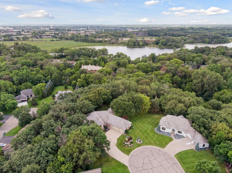7020 Crowne Oak Rd, Eden Prairie, MN 55344