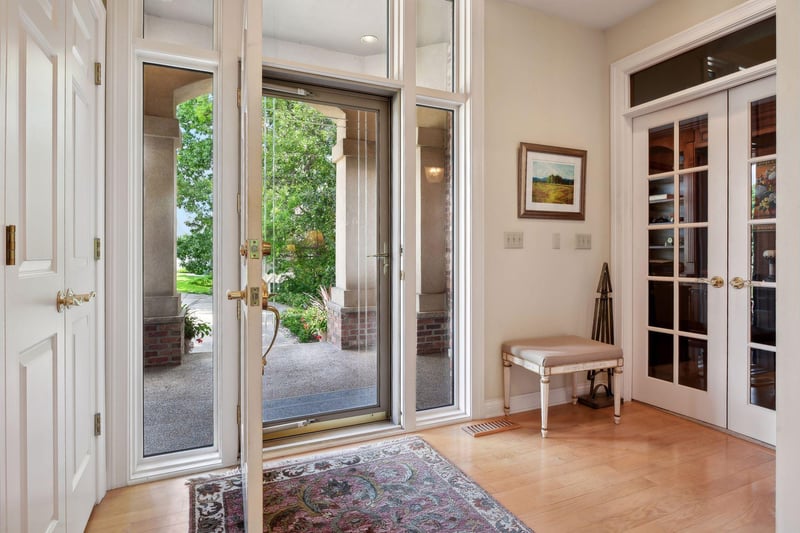 7020 Crowne Oak Rd, Eden Prairie, MN 55344