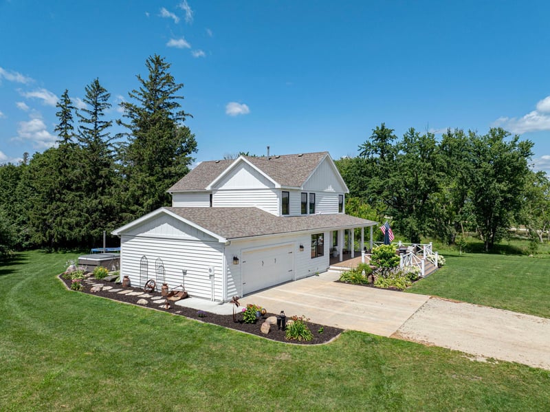 2327 County Road 102 SE, Eyota, MN 55934