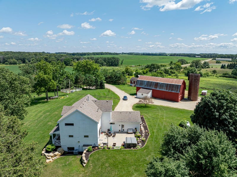 2327 County Road 102 SE, Eyota, MN 55934