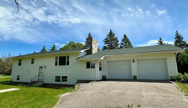 726 10th St S, Greenbush, MN 56726