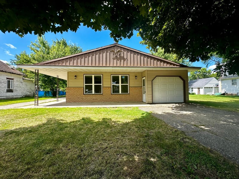 341 Hanson St, Iona, MN 56141