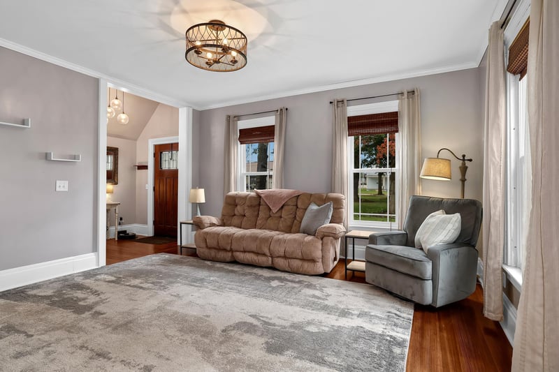 217 S Pine St, Caledonia, MN 55921