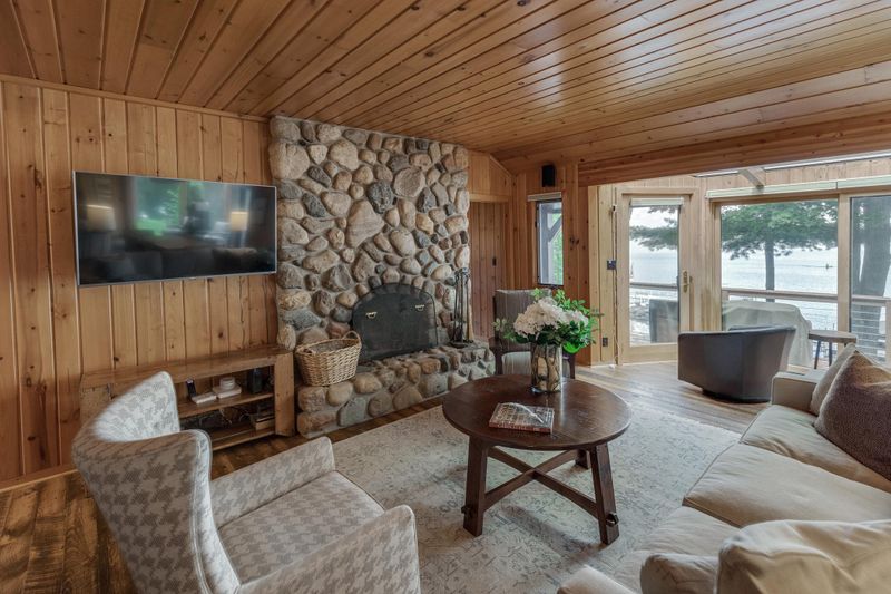 16393 Brighton Point Rd, Deerwood, MN 56444