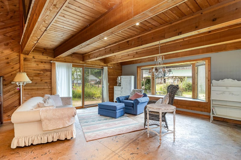 9812 Base Line Rd, Dundas, MN 55019