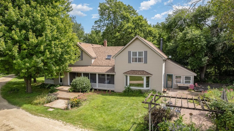 9812 Base Line Rd, Dundas, MN 55019