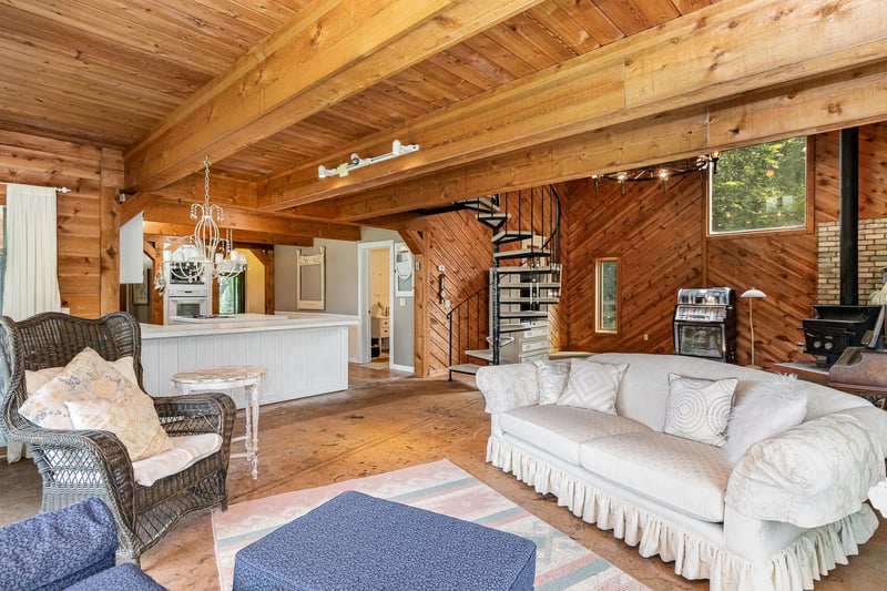 9812 Base Line Rd, Dundas, MN 55019