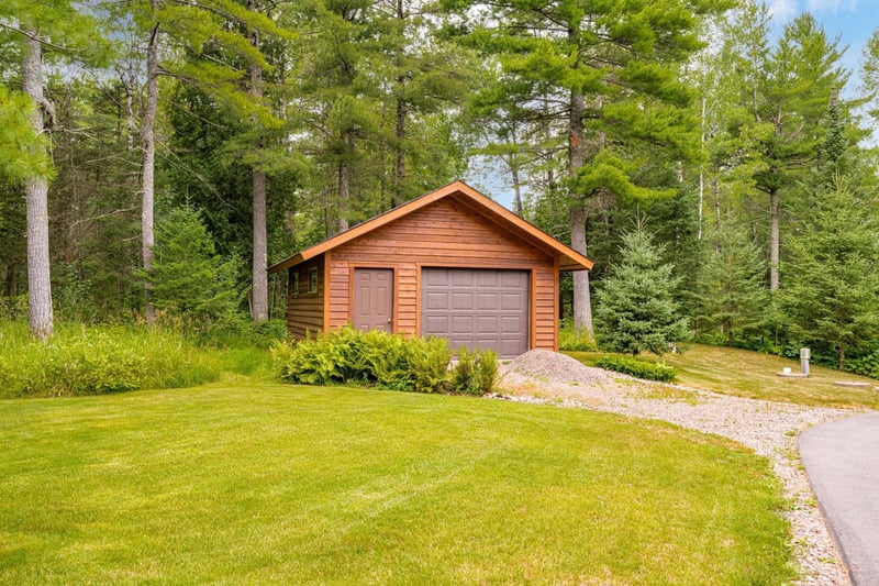 2057 Solitude Trl, Two Harbors, MN 55616