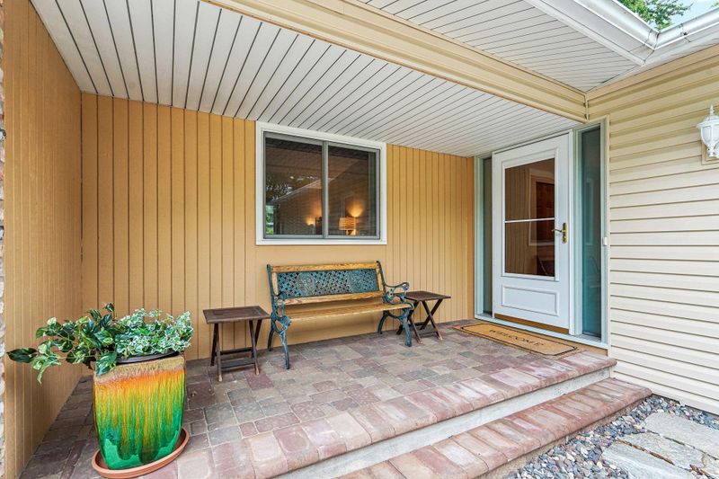 3815 Pilgrim Ln N, Minneapolis, MN 55441