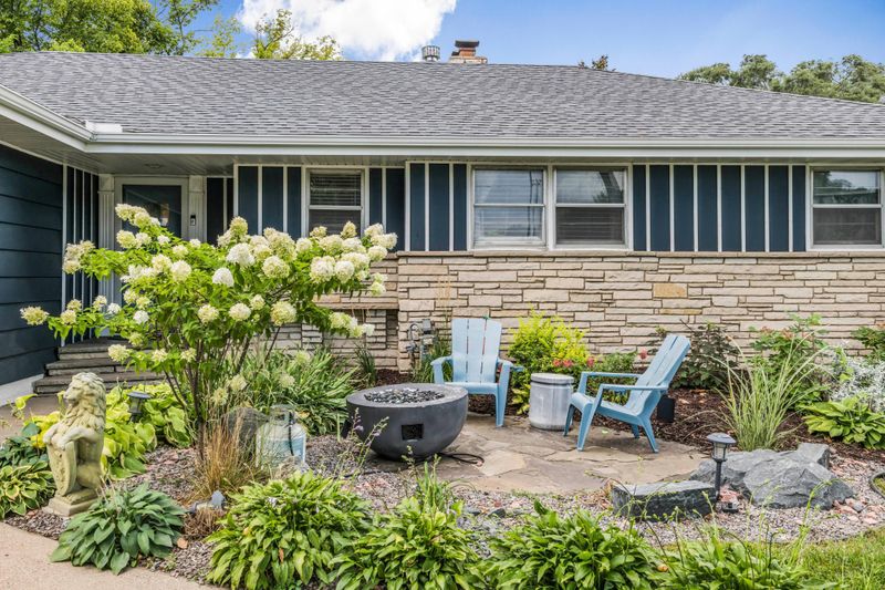 4520 Lake Drive Ave N, Minneapolis, MN 55422