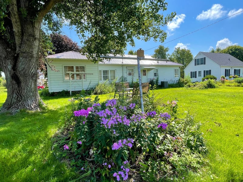 205 Prairie St N, Comfrey, MN 56019