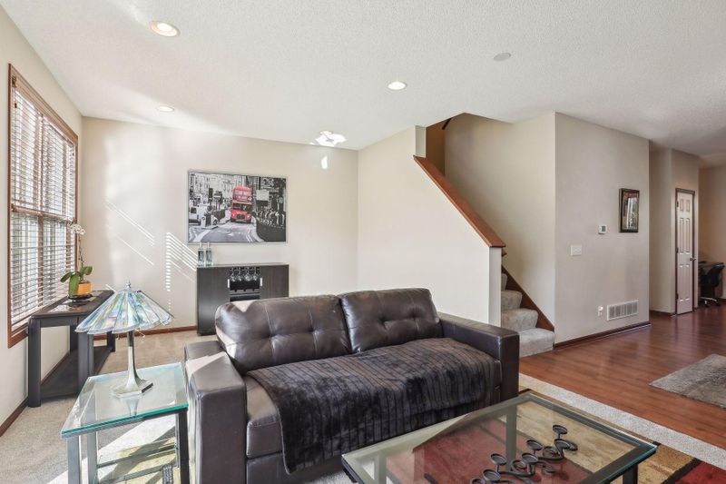 5207 Scott Ln, Minneapolis, MN 55422