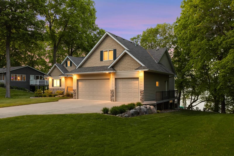 8270 Irvine Ave NW, Annandale, MN 55302