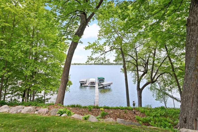 8270 Irvine Ave NW, Annandale, MN 55302