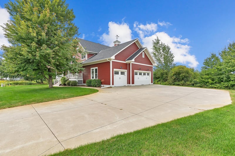 3319 Old Creek Way NE, Sauk Rapids, MN 56379