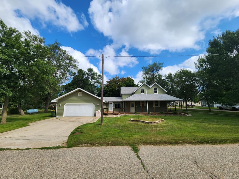 551 Carter Ave, Holland, MN 56139