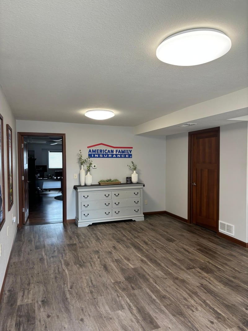 104 N Main St, Janesville, MN 56048