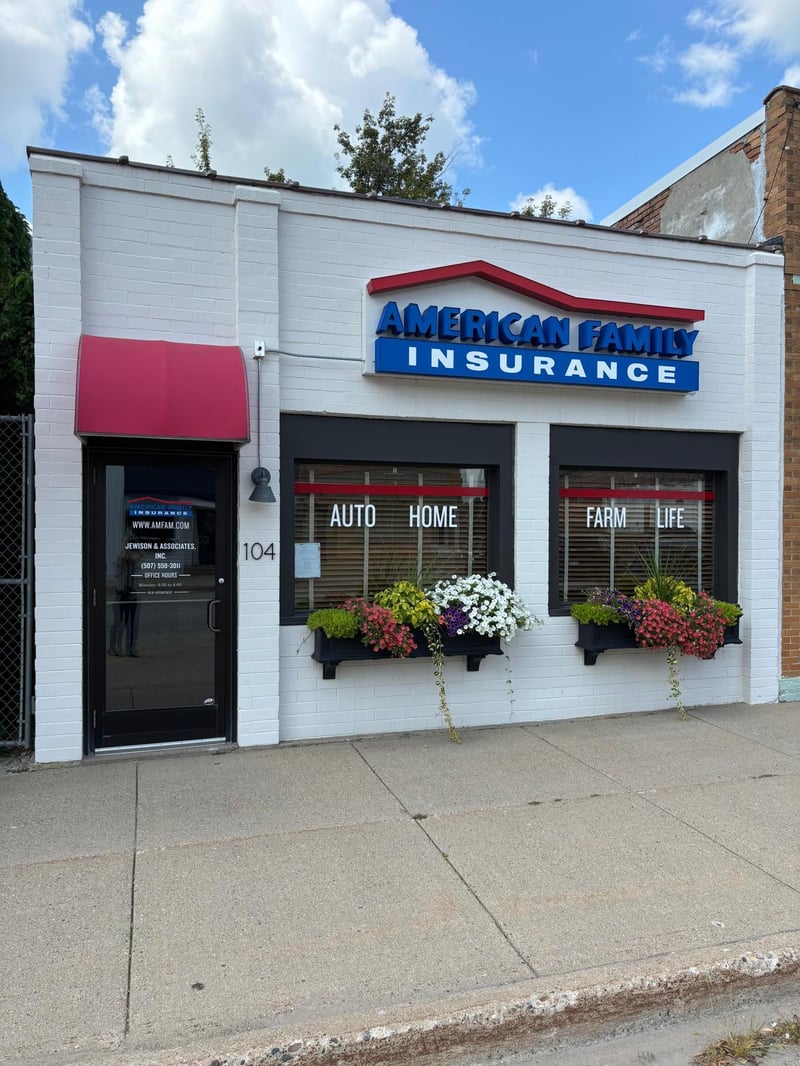 104 N Main St, Janesville, MN 56048
