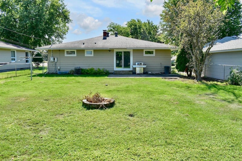 875 37th Ave, Goodview, MN 55987