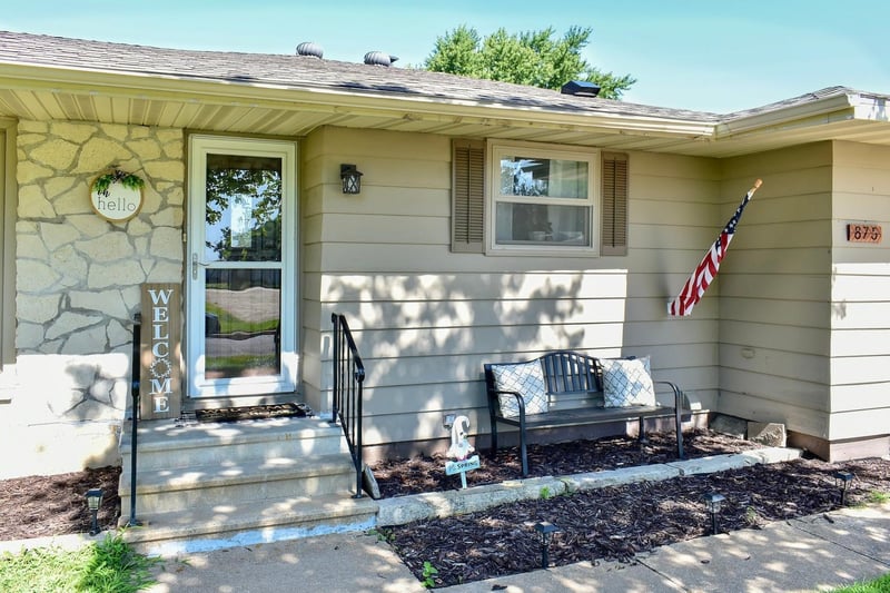 875 37th Ave, Goodview, MN 55987
