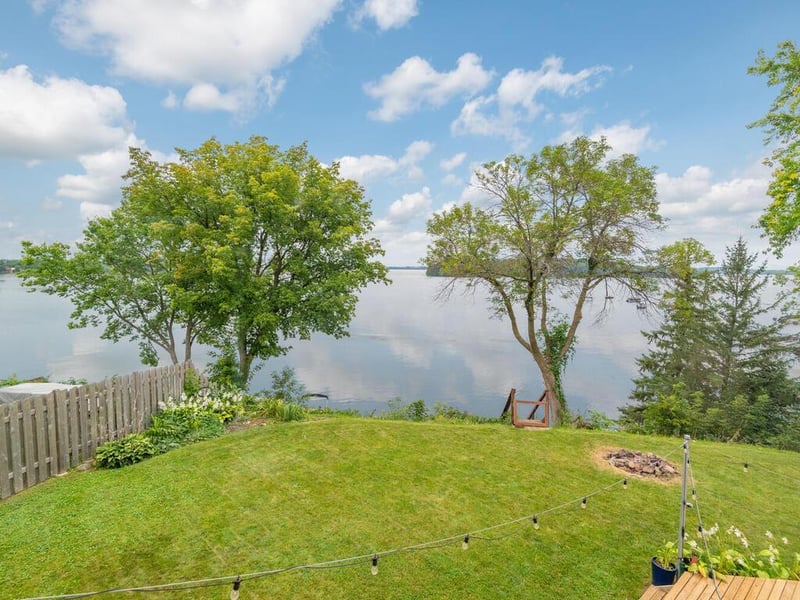 24 W Lake St, Waconia, MN 55387