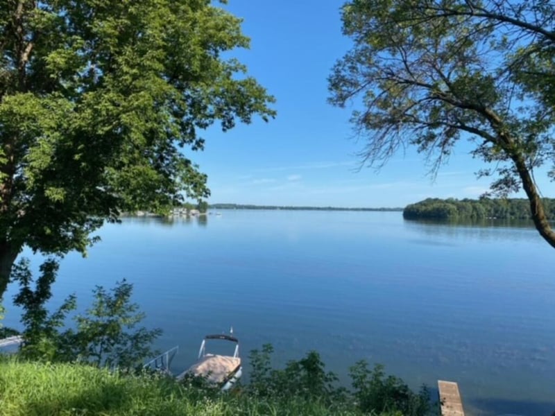 24 W Lake St, Waconia, MN 55387