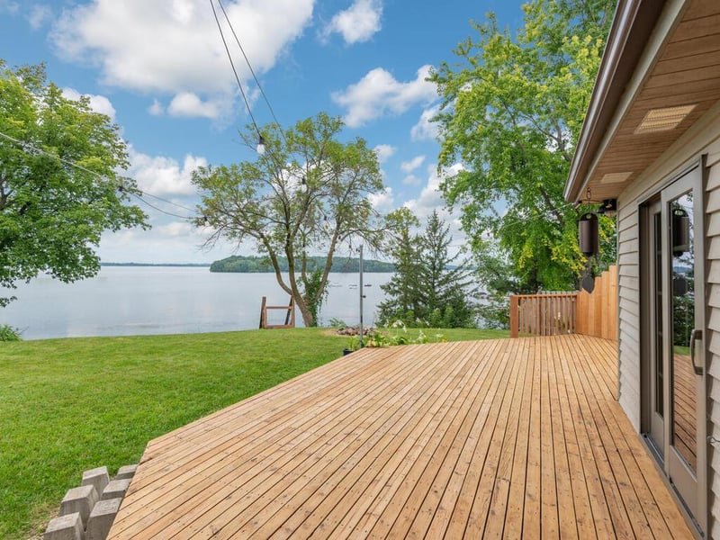 24 W Lake St, Waconia, MN 55387