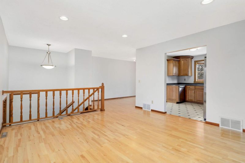 10805 35th Pl N, Minneapolis, MN 55441