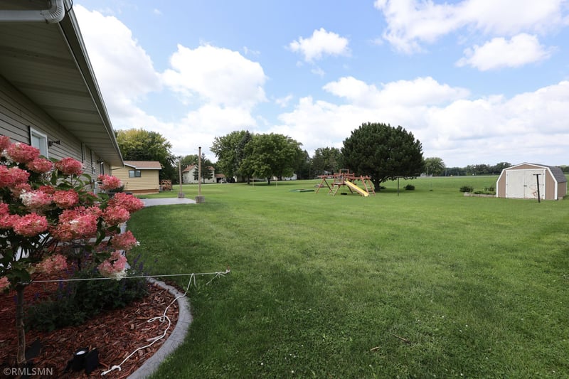 127 W Hall Ave, Buffalo Lake, MN 55314