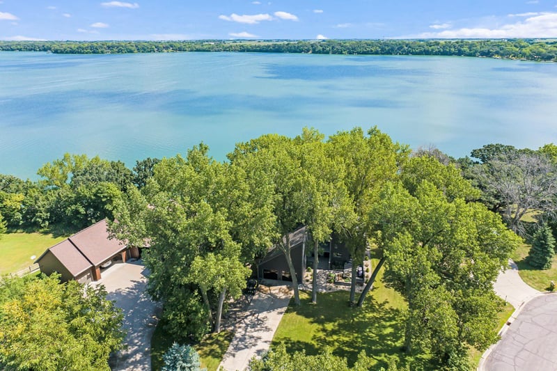 60 Southwood Dr, Fairmont, MN 56031