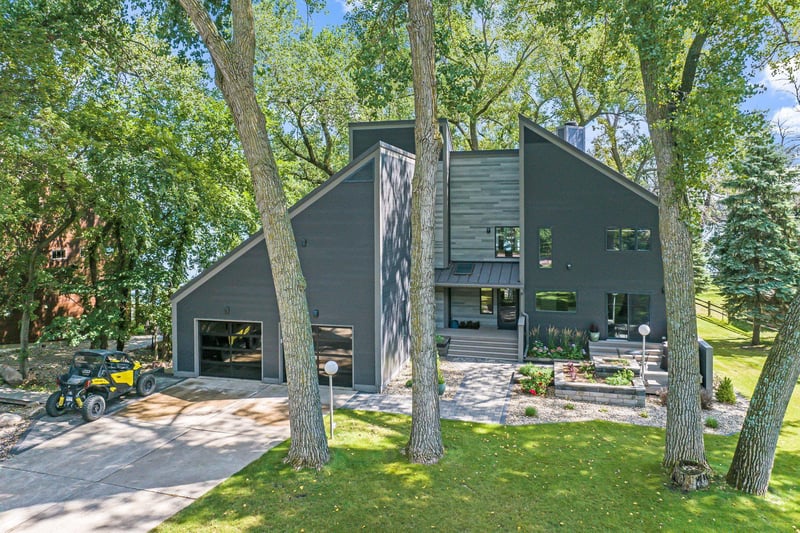 60 Southwood Dr, Fairmont, MN 56031
