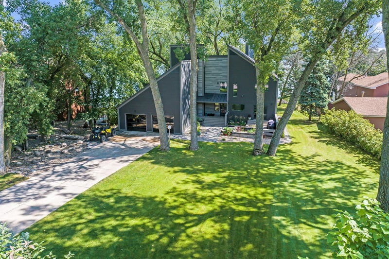 60 Southwood Dr, Fairmont, MN 56031