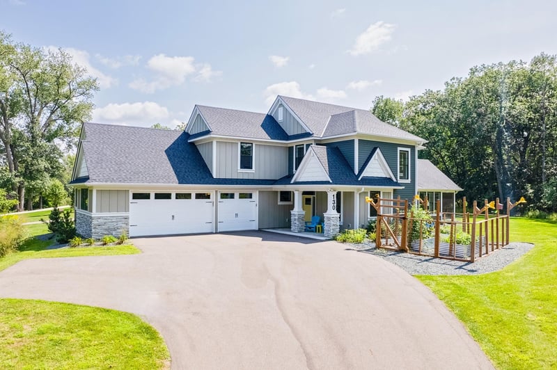 130 Lost Lake Ct, Mahtomedi, MN 55115
