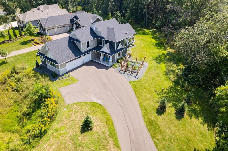 130 Lost Lake Ct, Mahtomedi, MN 55115