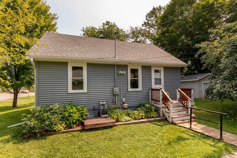 395 N Main St, Wahkon, MN 56386