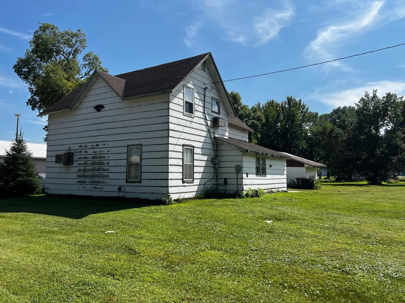 202 3rd Ave, Bellingham, MN 56212