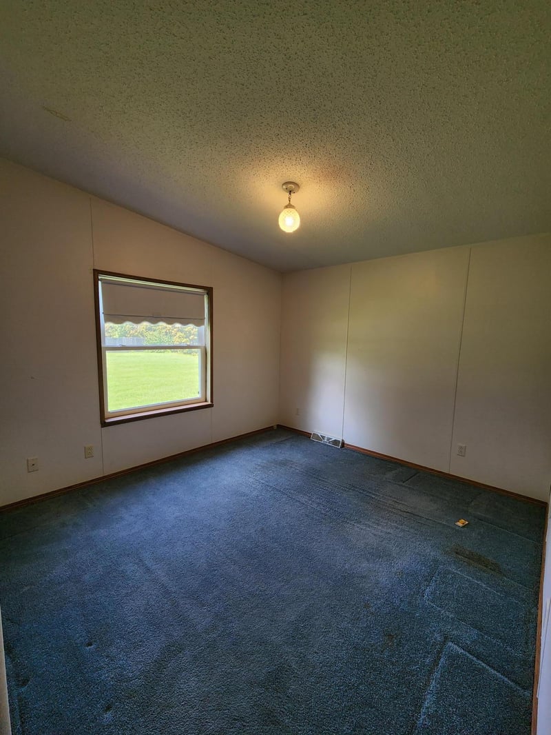 407 E 3rd St, Donnelly, MN 56235